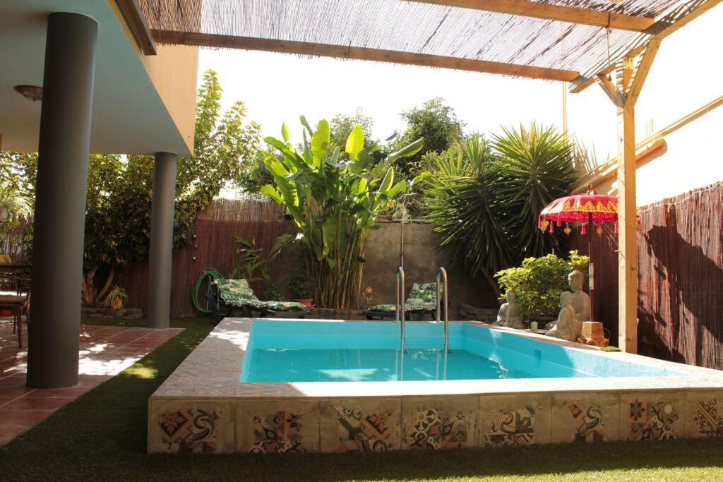 Casa Con Piscina En El Centro *