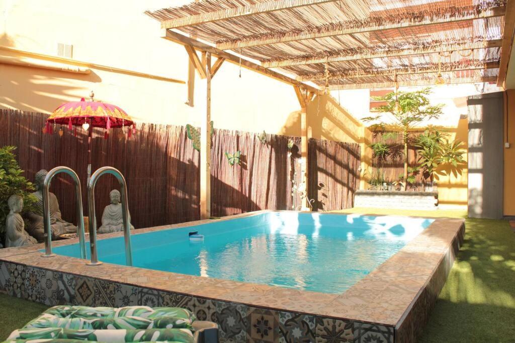 Casa Con Piscina En El Centro Domek alpejski *